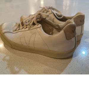 VEJA Womens Esplar Leather Sneakers